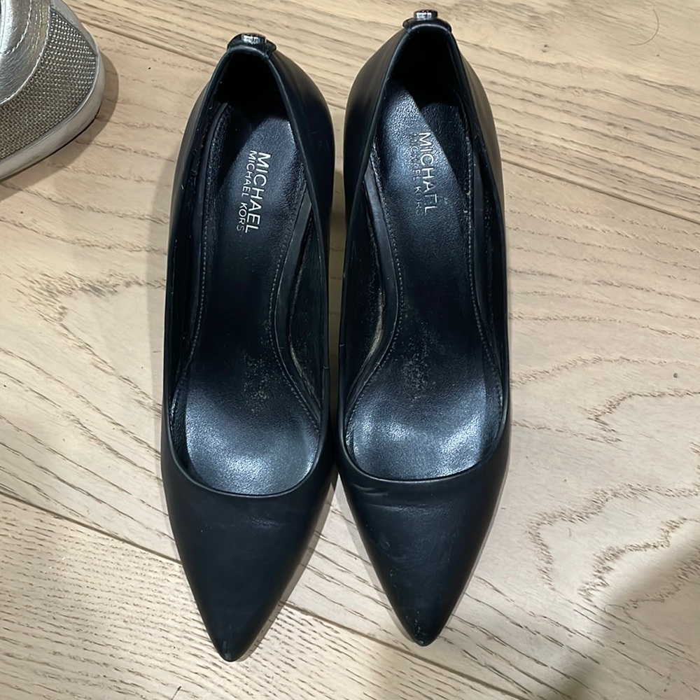 Michael kors pointed heels